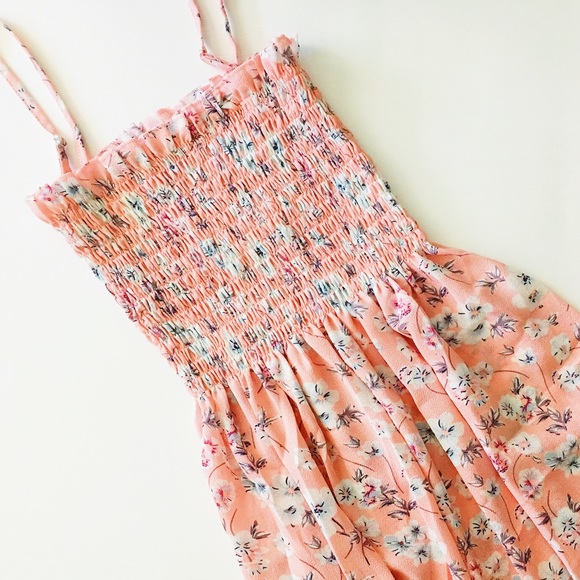 Dresses & Skirts - Pink and White Floral Pleated Knee Length Dress